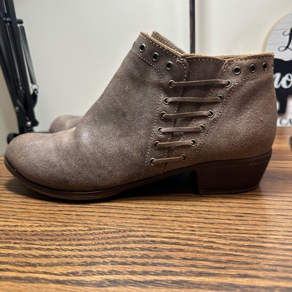 EUC Minnetonka Brenna Tan Suede Ankle Booties Size‎ 10 - Picture 5 of 13